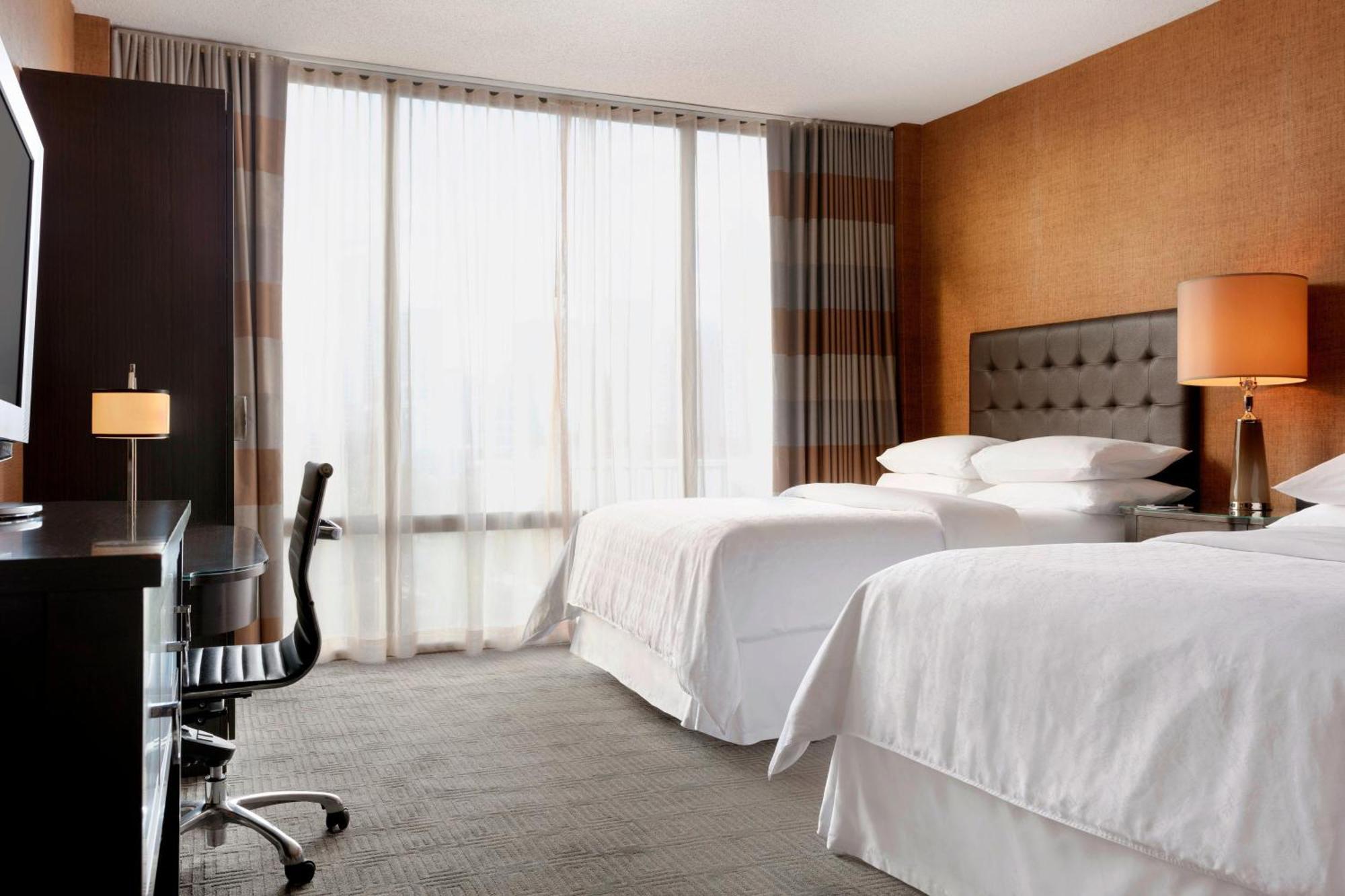 Sheraton Charlotte Hotel Екстериор снимка