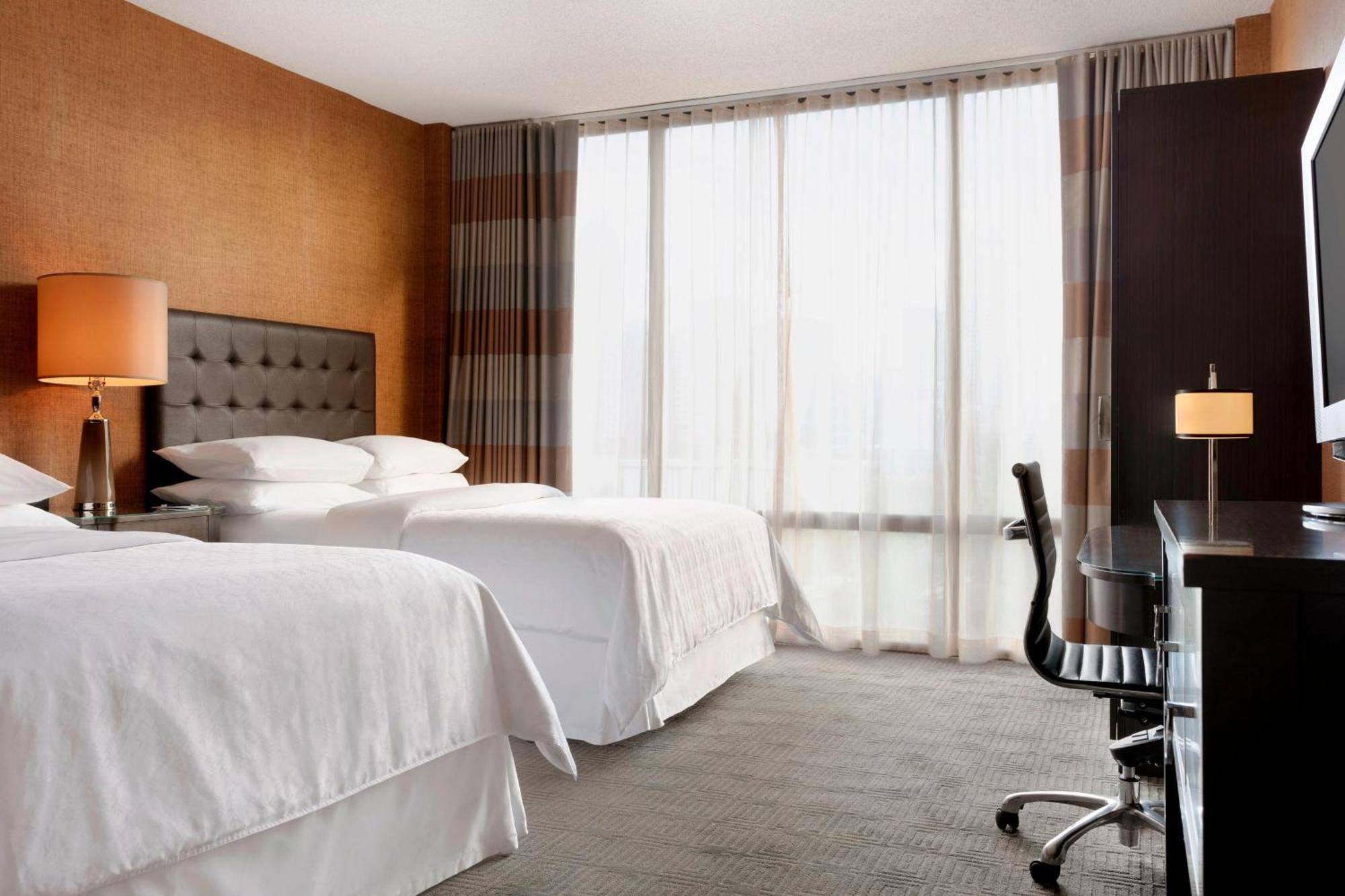 Sheraton Charlotte Hotel Екстериор снимка