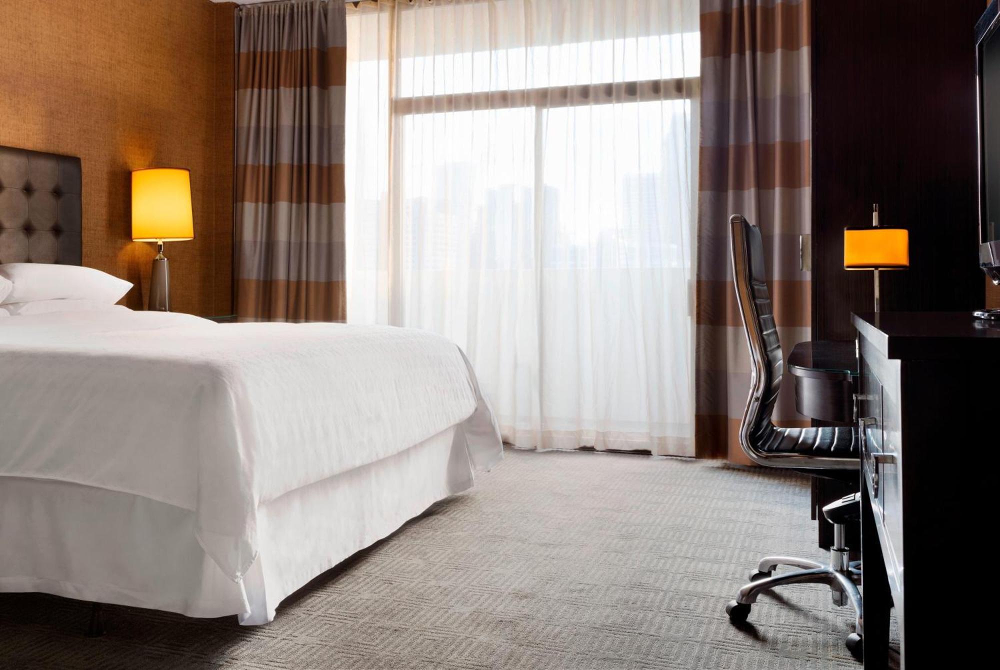 Sheraton Charlotte Hotel Екстериор снимка