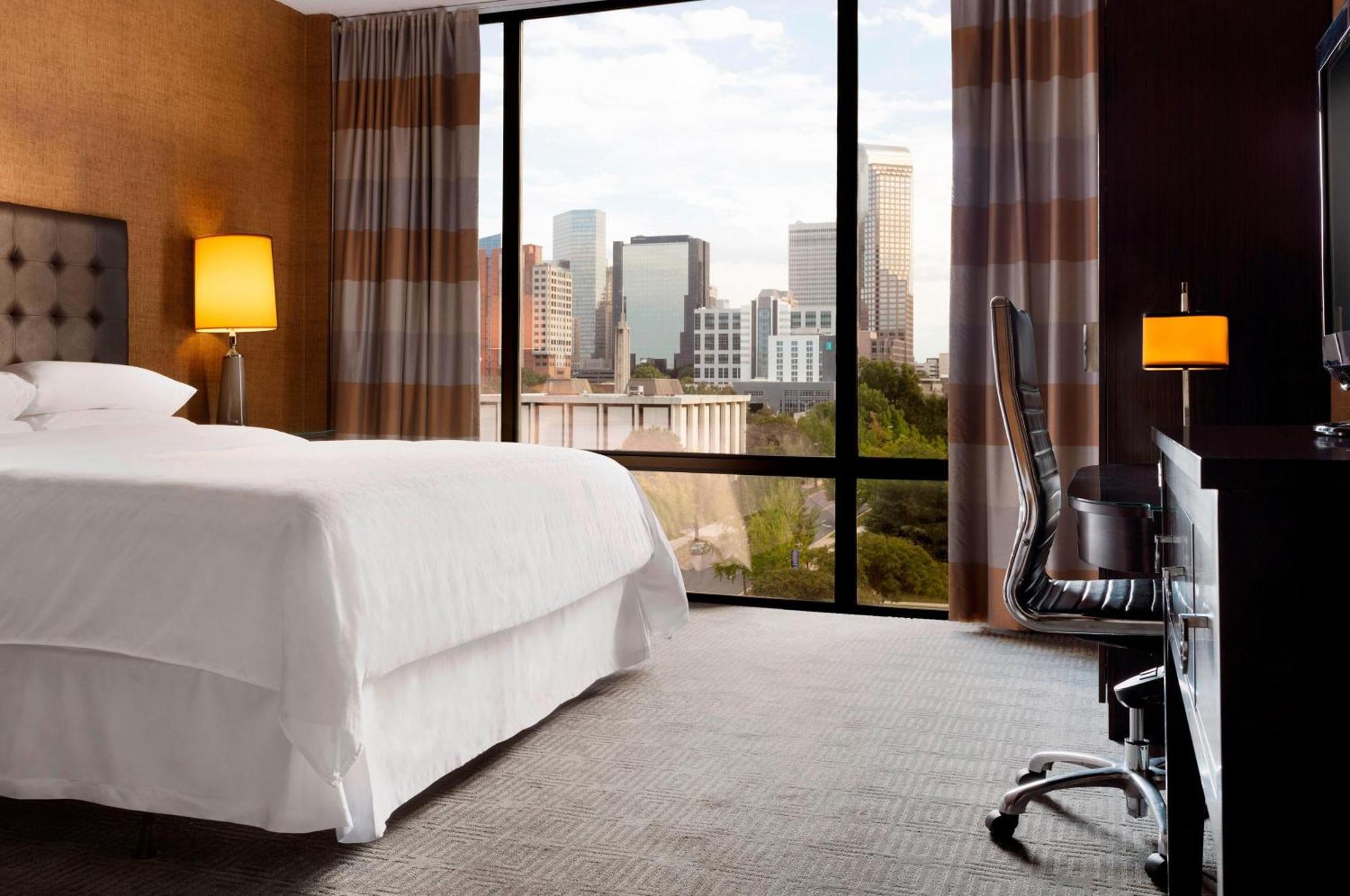 Sheraton Charlotte Hotel Екстериор снимка